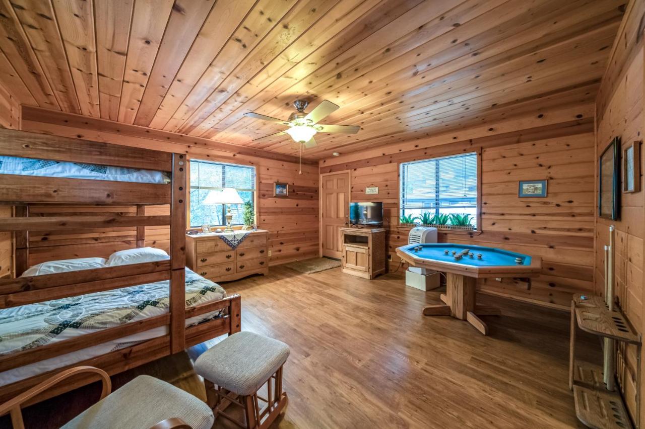 Black Bear Cabin ベース・レイク エクステリア 写真